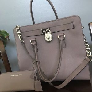 Michael Kors Hamilton bag w/matching wallet